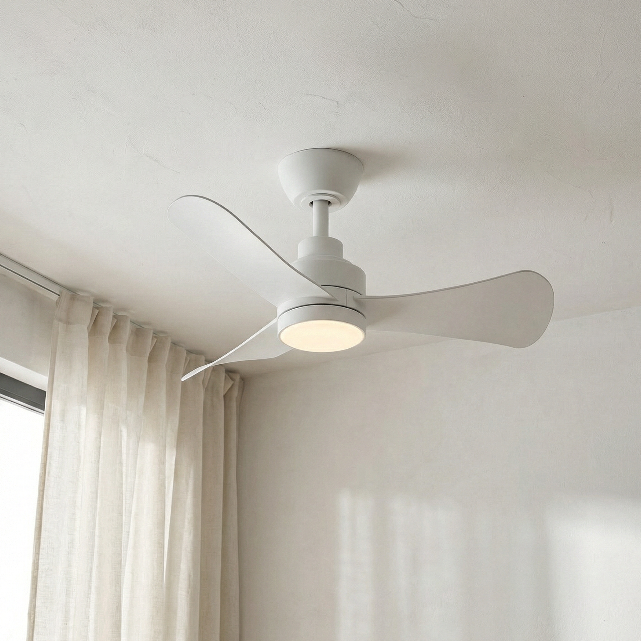 Turqueta 83 cm Ceiling Fan (<8 m²) – 3 ABS Blades with LED Light
